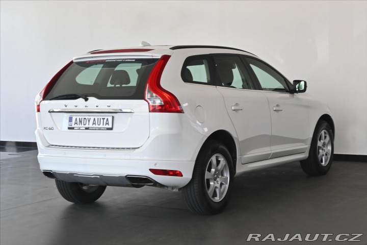 Volvo XC60 2,4 D5 133kW AWD MOMENTUM 2014