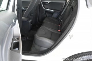 Volvo XC60 2,4 D5 133kW AWD MOMENTUM 2014