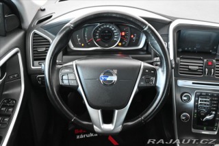 Volvo XC60 2,4 D5 133kW AWD MOMENTUM 2014