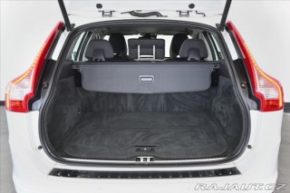 Volvo XC60 2,4 D5 133kW AWD MOMENTUM 2014