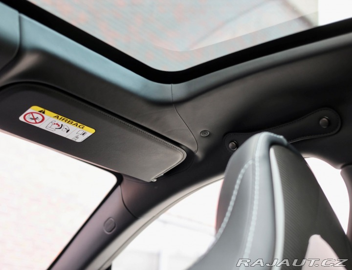 Aston Martin DBX 4.0 V8 707PS | China Gre 2023