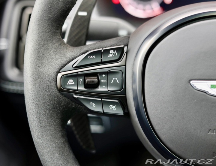 Aston Martin DBX 4.0 V8 707PS | China Gre 2023