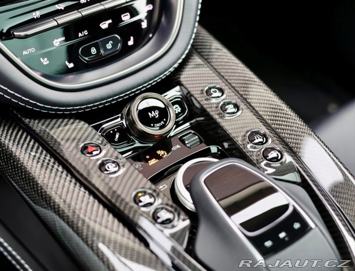 Aston Martin DBX 4.0 V8 707PS | China Gre 2023