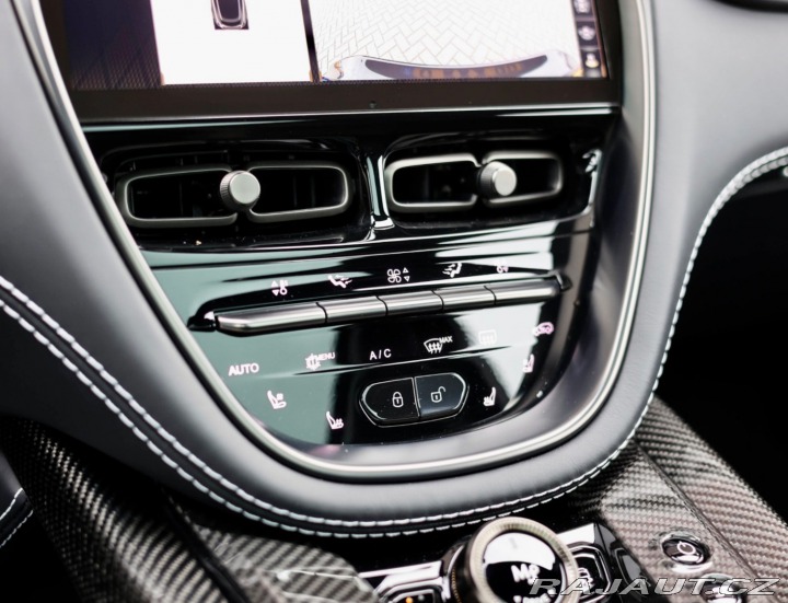 Aston Martin DBX 4.0 V8 707PS | China Gre 2023