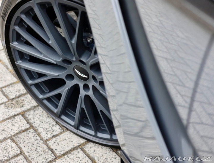 Aston Martin DBX 4.0 V8 707PS | China Gre 2023