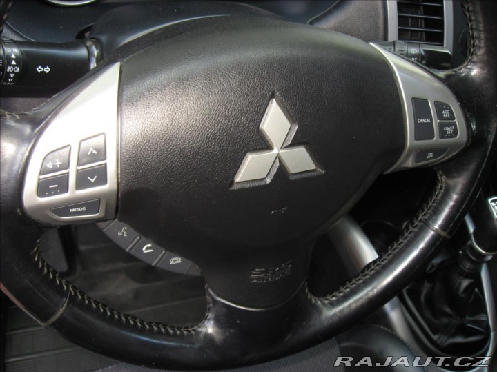 Mitsubishi Outlander 2,2 DI-D 177PS X-Tra 2011