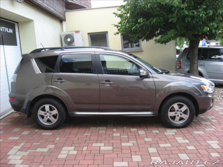 Mitsubishi Outlander 2,2 DI-D 177PS X-Tra 2011