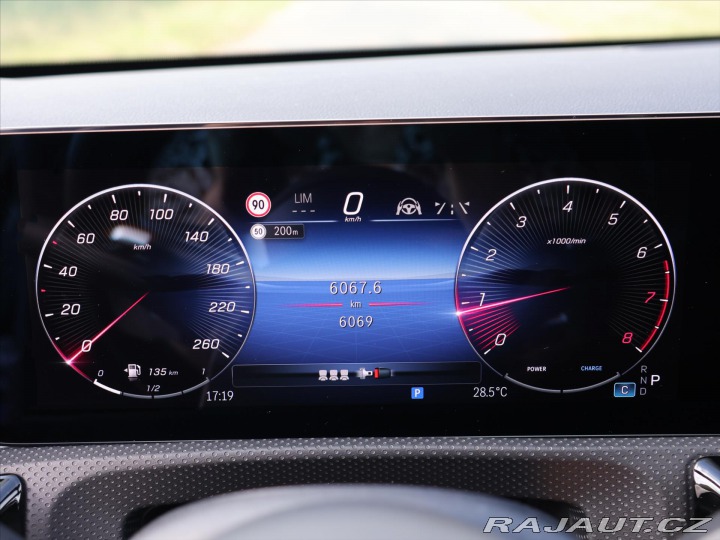 Mercedes-Benz CLA 1,4 200 AMG Premium 2025