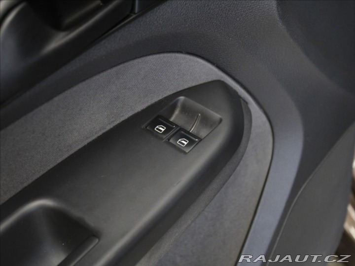 Volkswagen Caddy 1,6 TDI Maxi 7.míst Webas 2011
