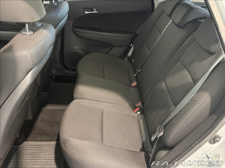 Hyundai i30 1,4 NOVÁ STK, PO SERVISE 2009