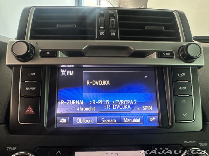 Toyota Land Cruiser 3,0 D-4D 150 SERVISNÍ KNI 2015