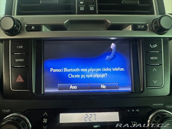 Toyota Land Cruiser 3,0 D-4D 150 SERVISNÍ KNI 2015