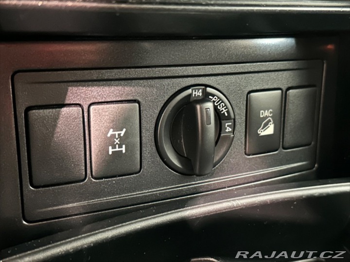 Toyota Land Cruiser 3,0 D-4D 150 SERVISNÍ KNI 2015
