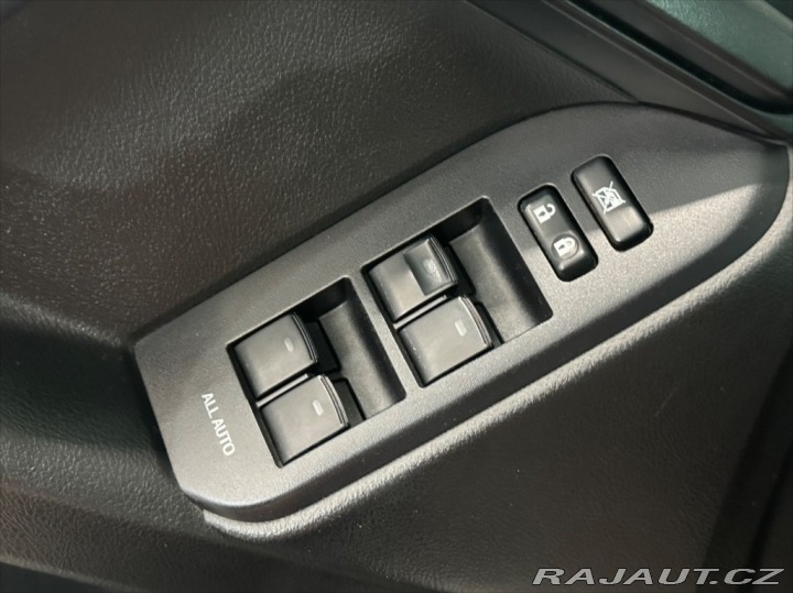 Toyota Land Cruiser 3,0 D-4D 150 SERVISNÍ KNI 2015