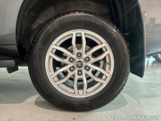 Toyota Land Cruiser 3,0 D-4D 150 SERVISNÍ KNI 2015