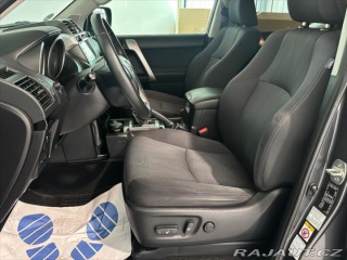 Toyota Land Cruiser 3,0 D-4D 150 SERVISNÍ KNI 2015