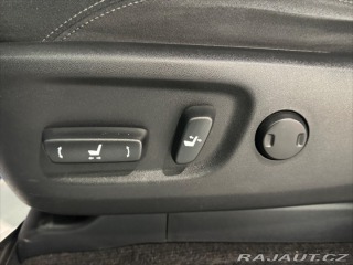 Toyota Land Cruiser 3,0 D-4D 150 SERVISNÍ KNI 2015