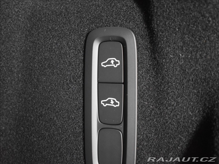 Volvo XC60 2,0 B5 AWD Plus Vzduch,ve 2024