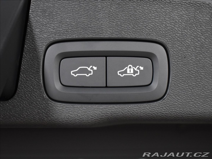 Volvo XC60 2,0 B5 AWD Plus Vzduch,ve 2024