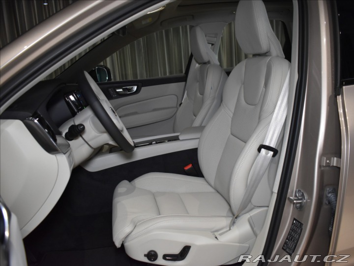 Volvo XC60 2,0 B5 AWD Plus Vzduch,ve 2024