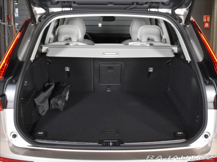 Volvo XC60 2,0 B5 AWD Plus Vzduch,ve 2024