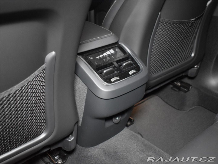 Volvo XC60 2,0 B4 XC60 Ultimate Dar 2024