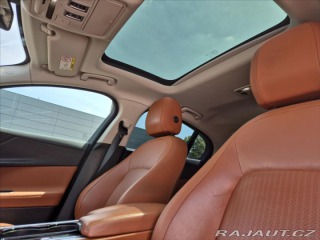 Jaguar XE 2,0 20D PORTFOLIO 2015