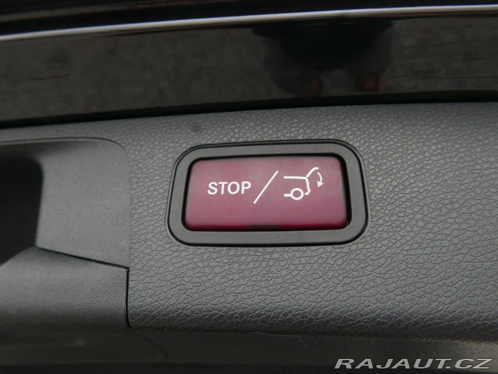 Mercedes-Benz E E-200d Kombi REZERVACE 2022