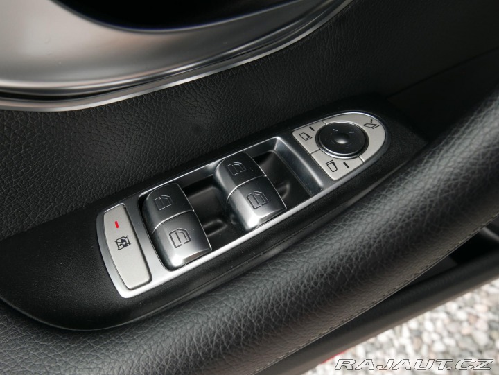 Mercedes-Benz E E-200d Kombi REZERVACE 2022