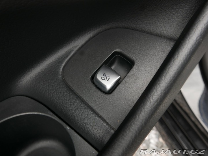 Mercedes-Benz E E-200d Kombi REZERVACE 2022