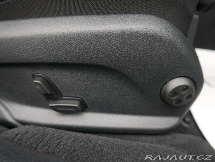 Mercedes-Benz E E-200d Kombi REZERVACE 2022