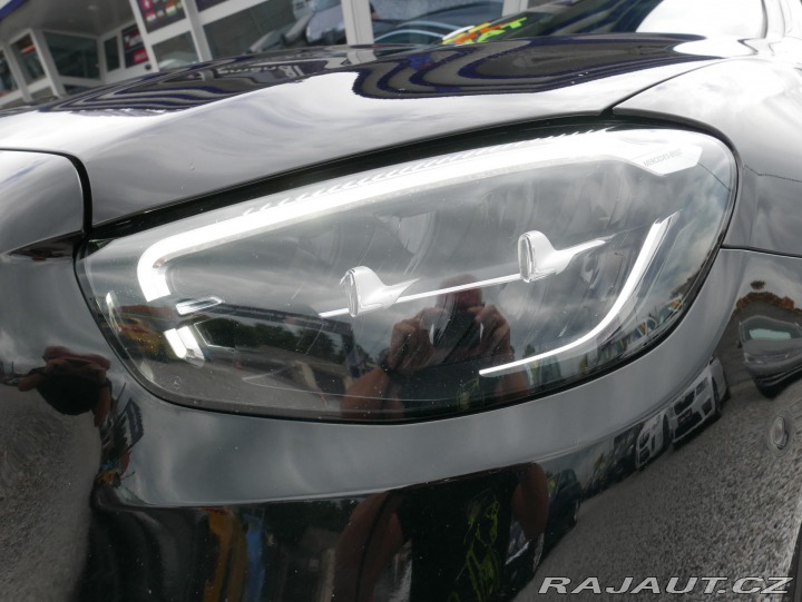 Mercedes-Benz E E-200d Kombi REZERVACE 2022