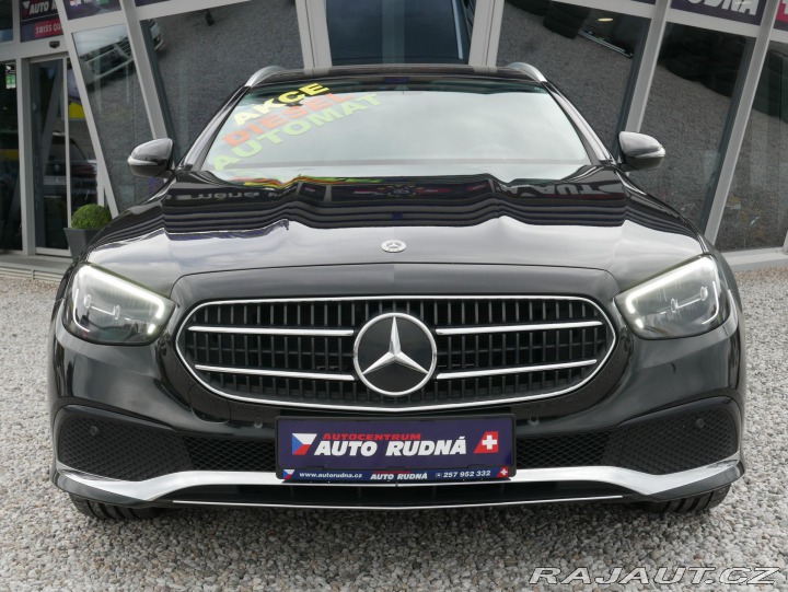 Mercedes-Benz E E-200d Kombi REZERVACE 2022