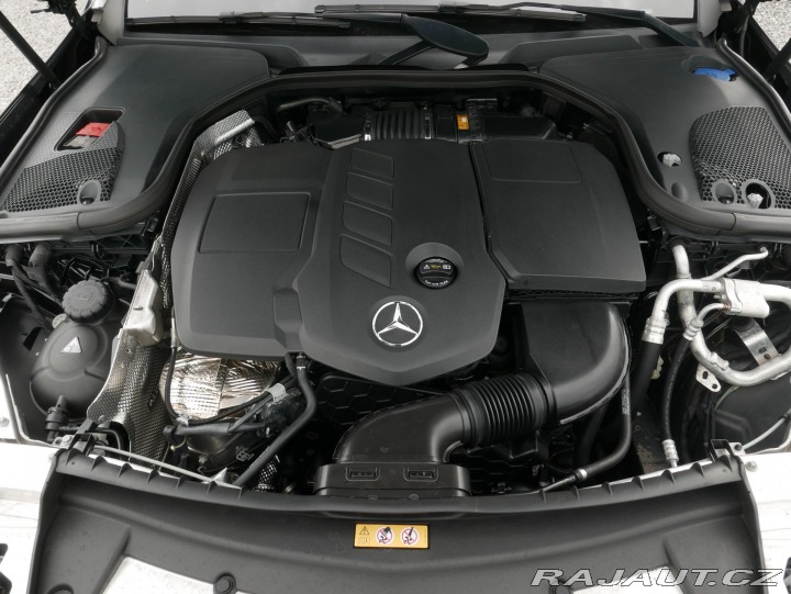 Mercedes-Benz E E-200d Kombi REZERVACE 2022