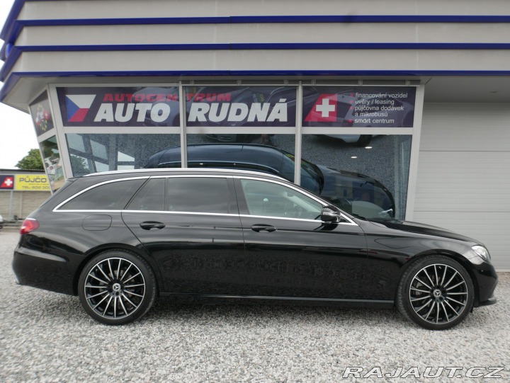 Mercedes-Benz E E-200d Kombi REZERVACE 2022
