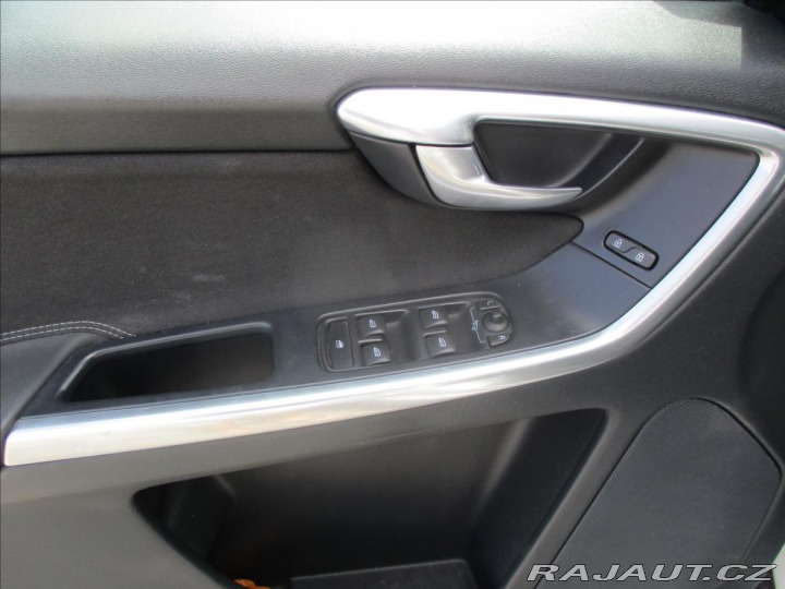 Volvo XC60 2,0 D4 133kw 2WD Aut8° GP 2014