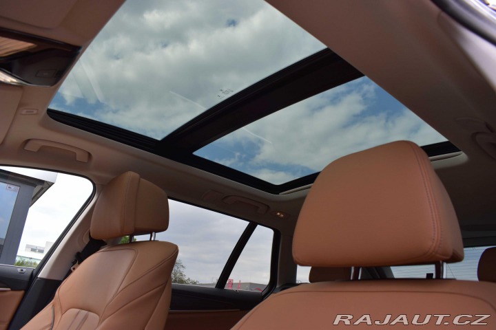 BMW 5 530d xD REZERVACE 2023