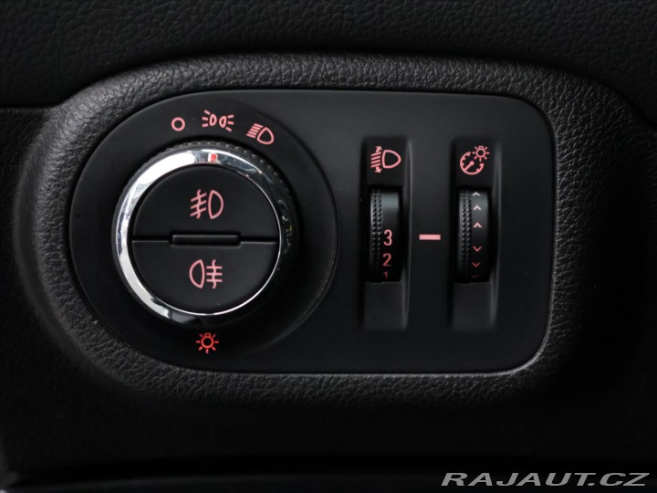 Opel Zafira 2,0 CDTI 96kW Cosmo 7-Mís 2013