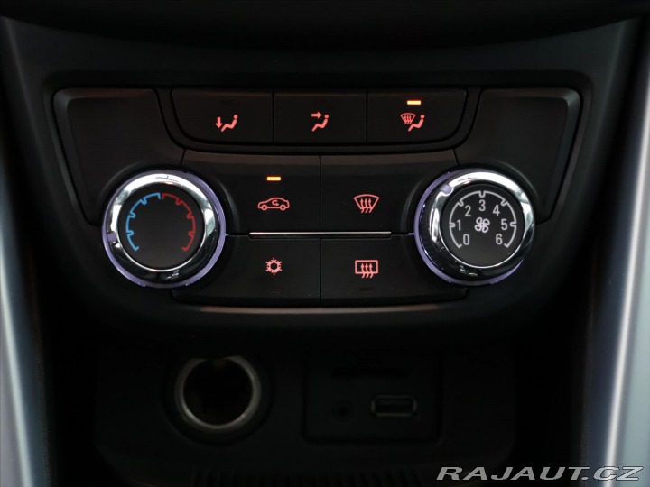 Opel Zafira 2,0 CDTI 96kW Cosmo 7-Mís 2013