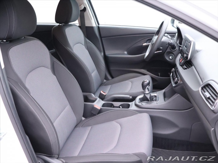 Hyundai i30 1,5 i 80kW Klimatizace CZ 2021