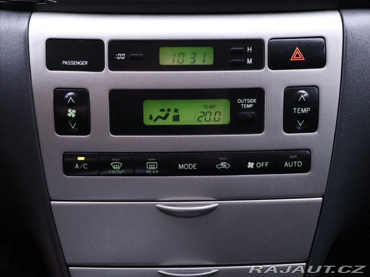Toyota Corolla 1,6 VVT-i 81kW Aut.klima 2004