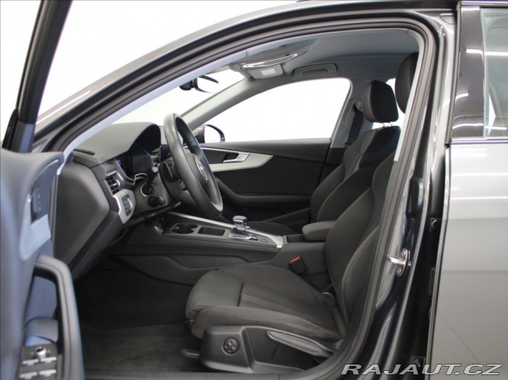 Audi A4 2,0 40TDI S-line Záruka Č 2022