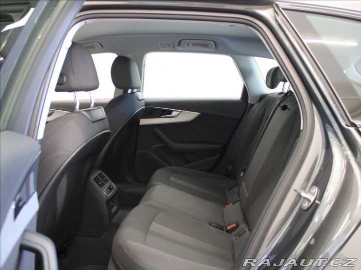 Audi A4 2,0 40TDI S-line Záruka Č 2022