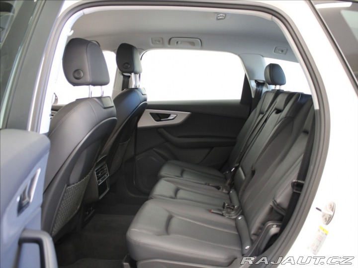 Audi Q7 3,0 V6 TDI S-line 7-míst 2023