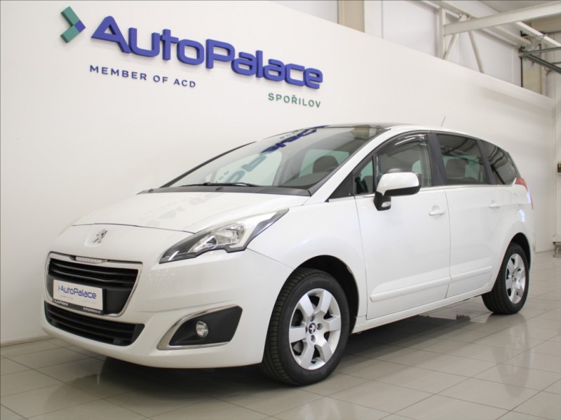 Peugeot 5008 1,6 HDI 7-míst PANO.Tažné