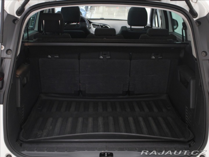 Peugeot 5008 1,6 HDI 7-míst PANO.Tažné 2014