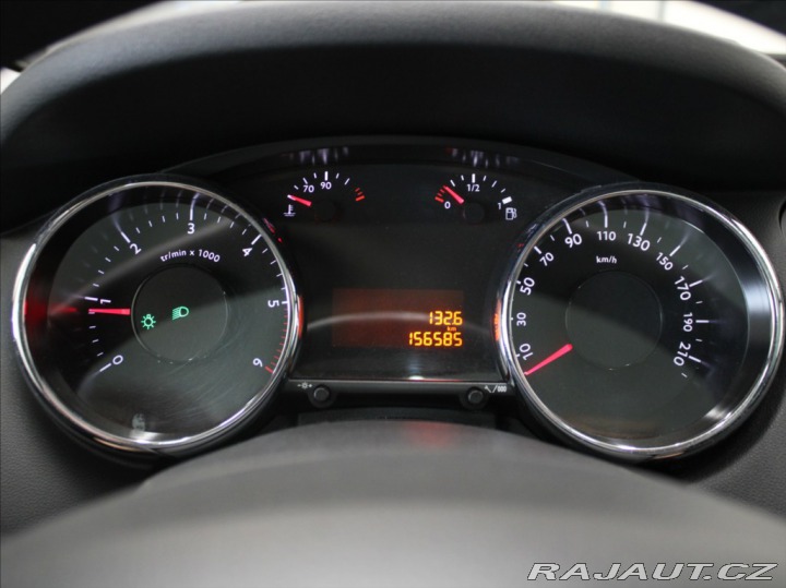 Peugeot 5008 1,6 HDI 7-míst PANO.Tažné 2014