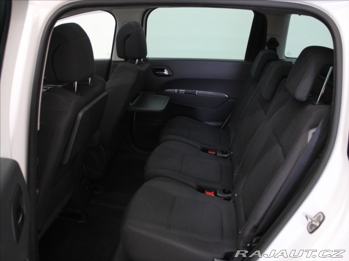 Peugeot 5008 1,6 HDI 7-míst PANO.Tažné 2014