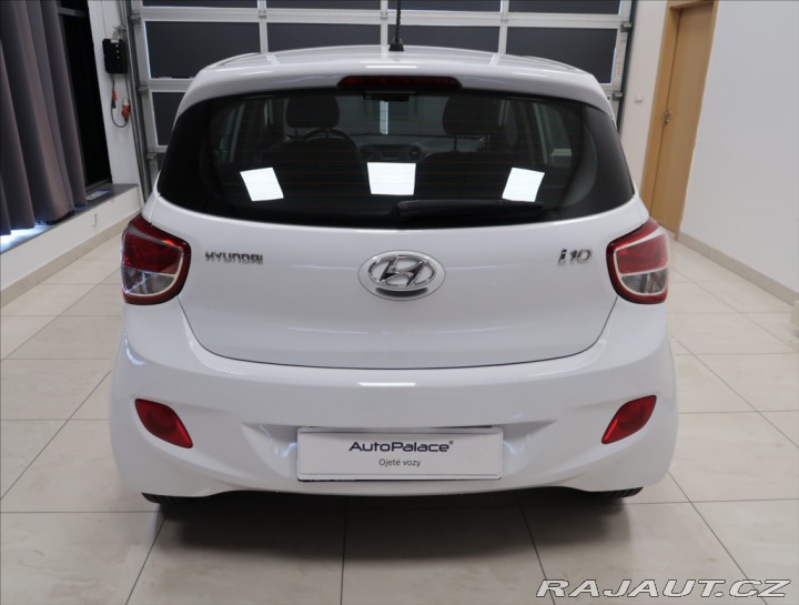 Hyundai i10 1,0 i ČR 2015
