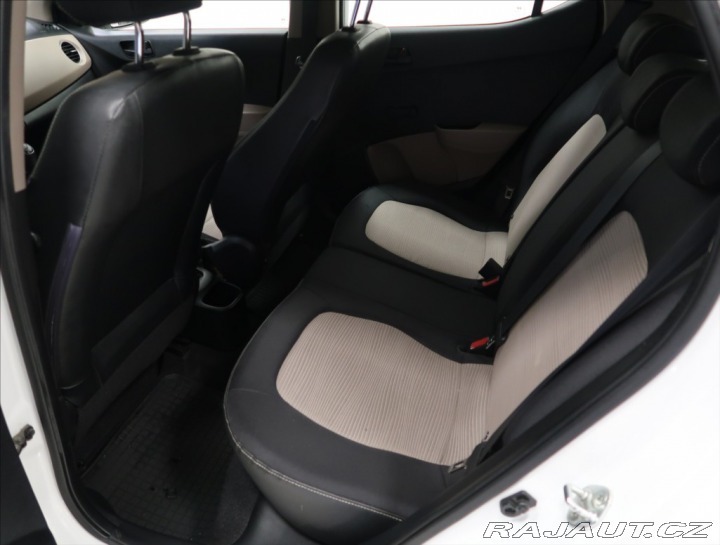 Hyundai i10 1,0 i ČR 2015